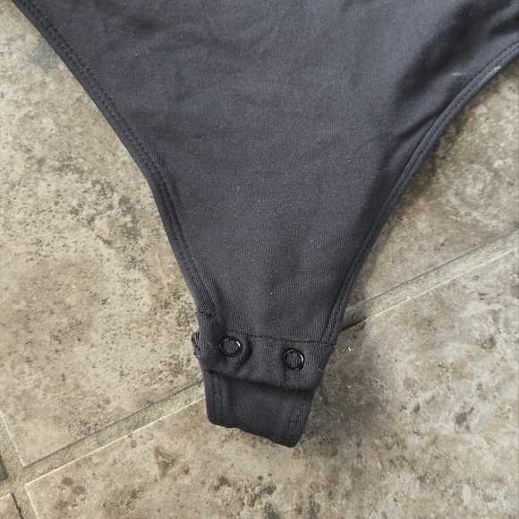 Aritzia Babaton Contour Square Neck Bodysuit Black Long Sleeve Thong S - Picture 6 of 10